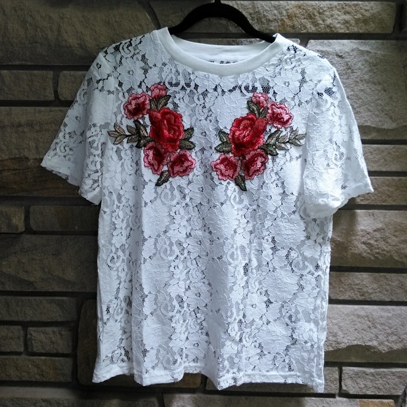 ROMWE Tops - White lace roses embroidered top
